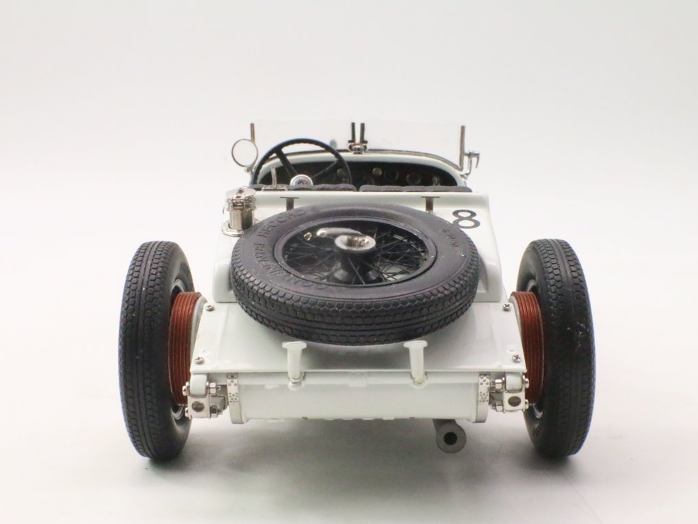 CMC 1:18 - Modell autó - Mercedes-Benz SSKL German Grand Prix 1931 - Limitált kiadás #3.2