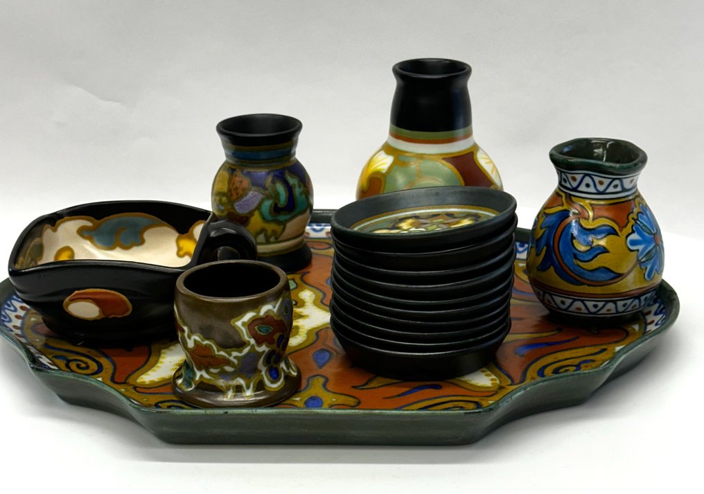 Plateelbakkerij Zuid-Holland, Allerlei vaasjes, kommetje, plateau en schoteltjes. - Vase  - Keramik #1.1