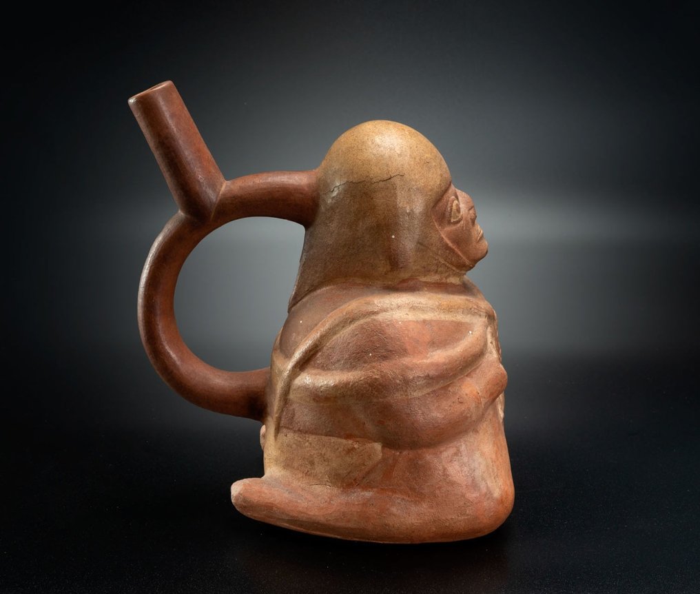 precolumbian. Moche Preot îngenuncheat Vas de ceramică Cu licență de import spaniolă. Publicat. #2.1