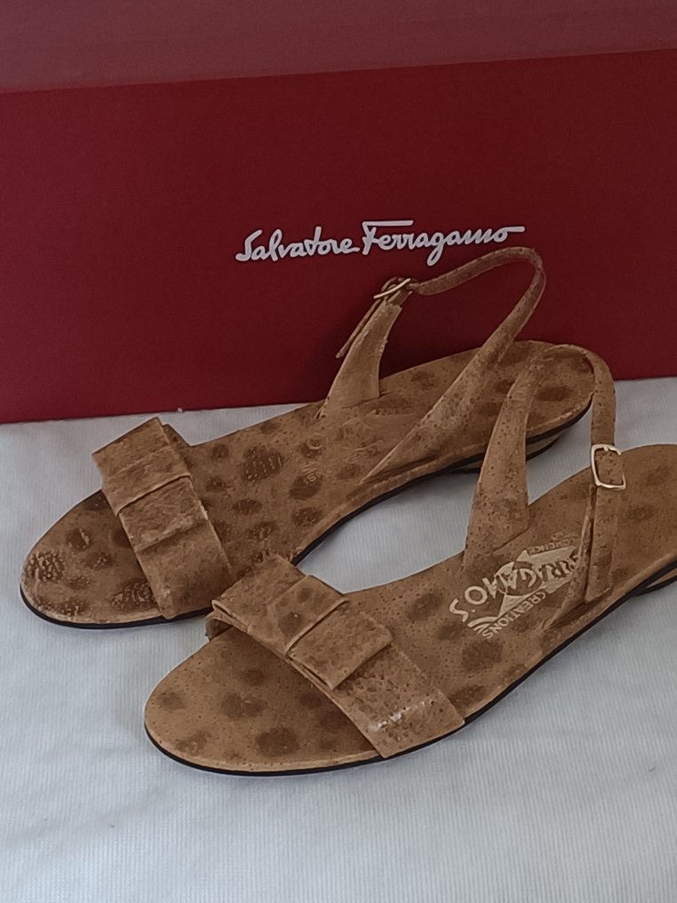 Salvatore Ferragamo - Sandalen - Maat: Shoes / EU 36.5 #1.1