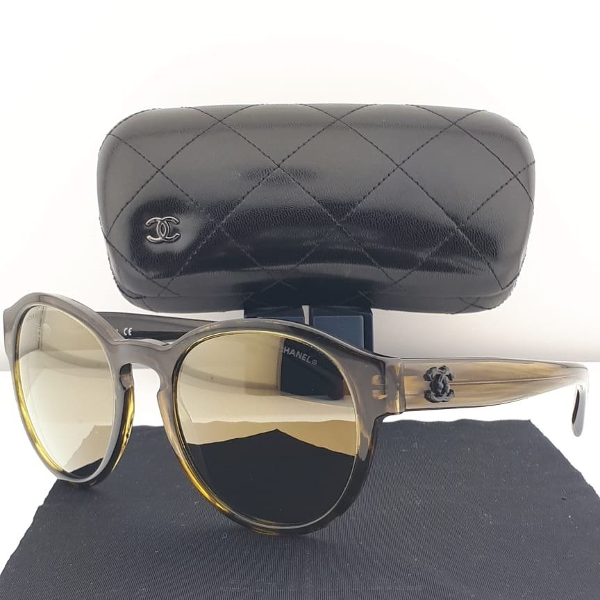 Chanel - Round Olive Green-Brown with Black Chanel Logo Temple Details - Solbriller #1.1