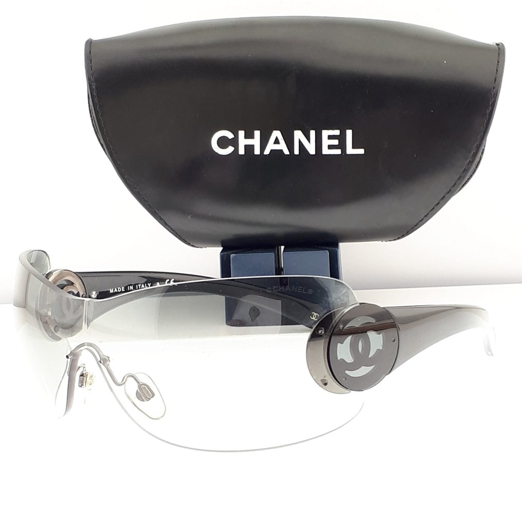 Chanel - Shield Rimless and Black Temples with Chanel Logo Details - Ochelari de soare #1.1