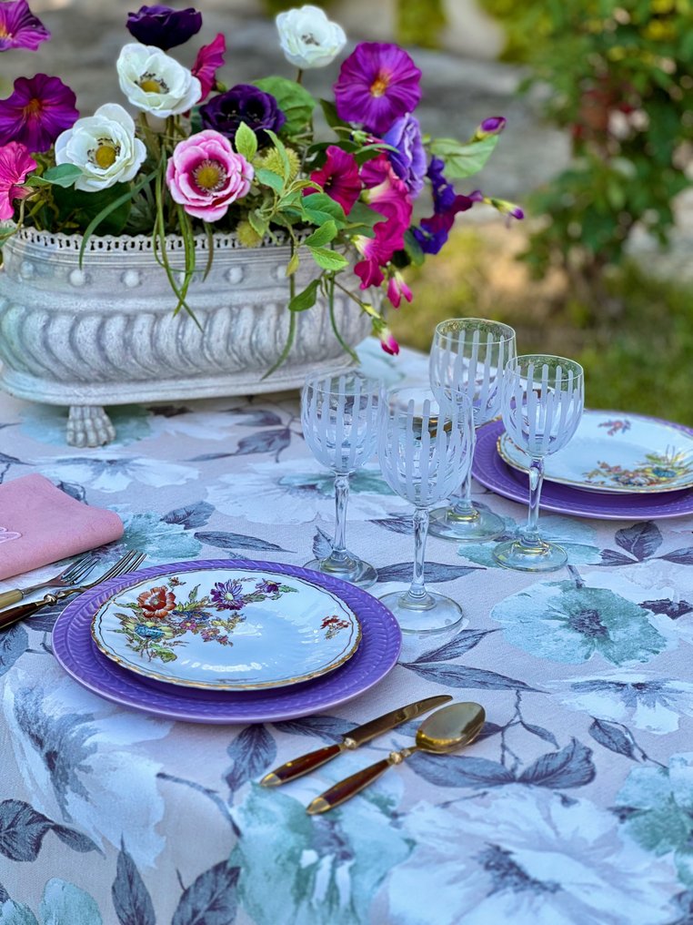 Obrus z nadrukiem w egzotyczne kwiaty w delikatnych kolorach, na duże stoły. 2,70 x 1,80 - Obrus  - 270 cm - 180 cm #2.1