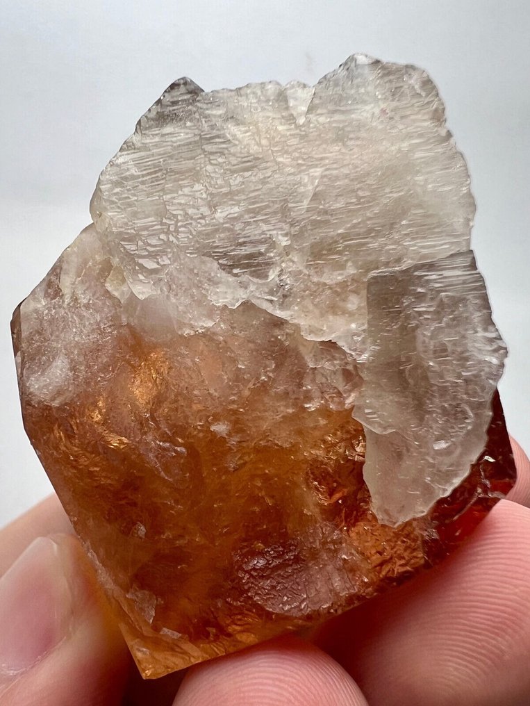 Fully terminated honey colored topaz crystal from Pakistan Specimen- 103 g - (1) #2.1