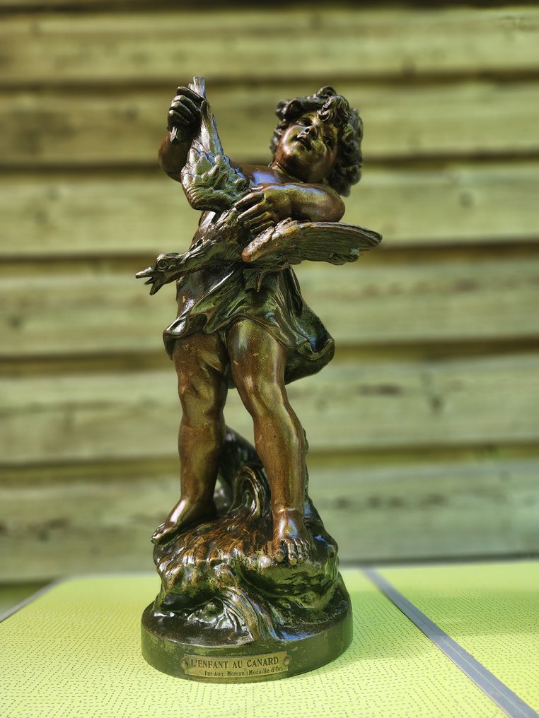 Auguste Moreau (1834-1917) - Skulptur, L'Enfant au Canard - 42 cm - Råsink #1.2