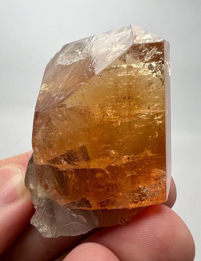 Cristallo di topazio color miele con finitura completa proveniente dal Pakistan Esemplare- 103 g - (1) #1.2