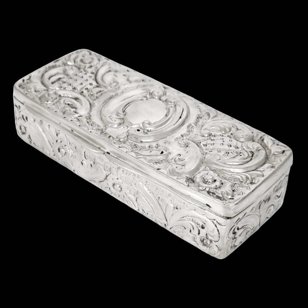 George Nathan & Ridley Hayes (1895) - Large sterling silver table snuff box embossed with flowers and scrolls - 鼻煙盒 - .925 銀 #1.2