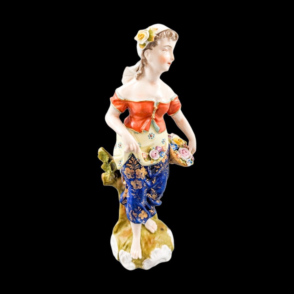Sitzendorf - Tall figurine of peasant flower seller - Statuette - Young woman carrying flowers - Porcelæn #1.1
