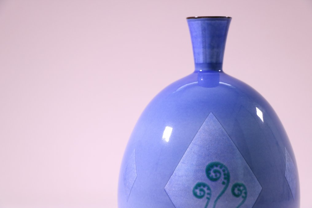 精雕细琢的九谷瓷花瓶 - 瓷 - 中田一於 Nakata Kazuo（1949-） - Shōwa period (1926-1989) #3.2