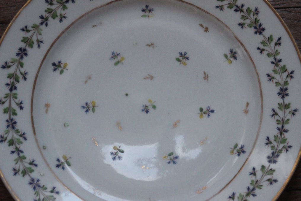 2 assiettes en porcelaine de Paris - XVIIIe - guirlande, barbeaux et or - Tallerken (2) - Porcelæn #2.2