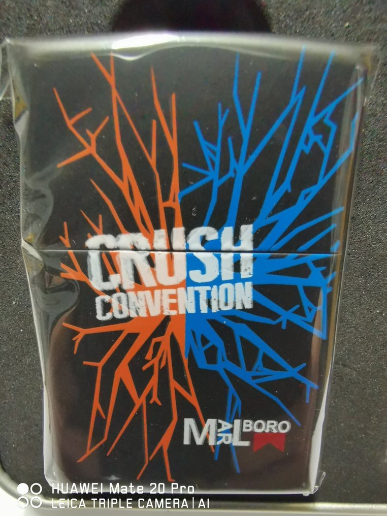 Zippo - Série de 2 Zippos Marlboro Crush Convention made in Japan de 2018 et 2019. - Isqueiro de bolso - Aço pintado em relevo #3.1
