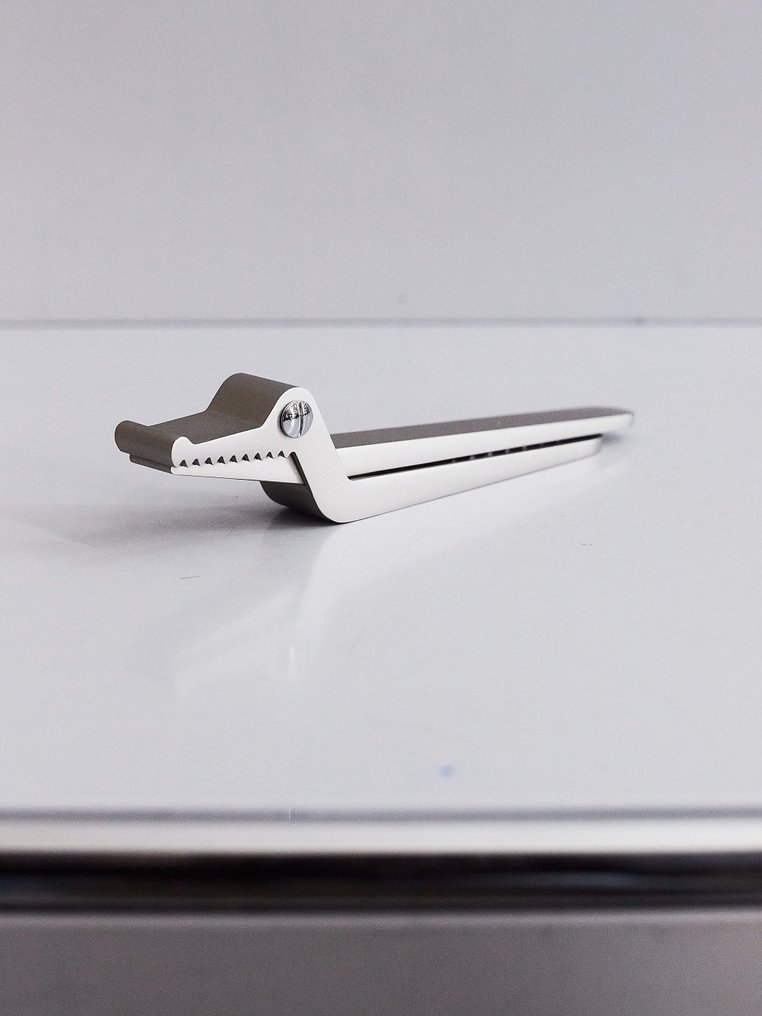 Alessi - Jim Hannon-Tan - Nutcracker -  Sweetheart - Aluminium #1.0