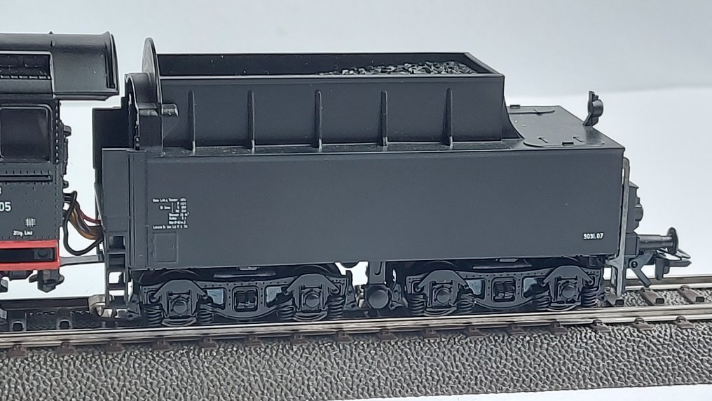 Märklin H0 - 3319.2 - Ατμομηχανή με όχημα μεταφοράς (1) - BR 50 1805 με μαύρες ζάντες - ÖBB #3.2