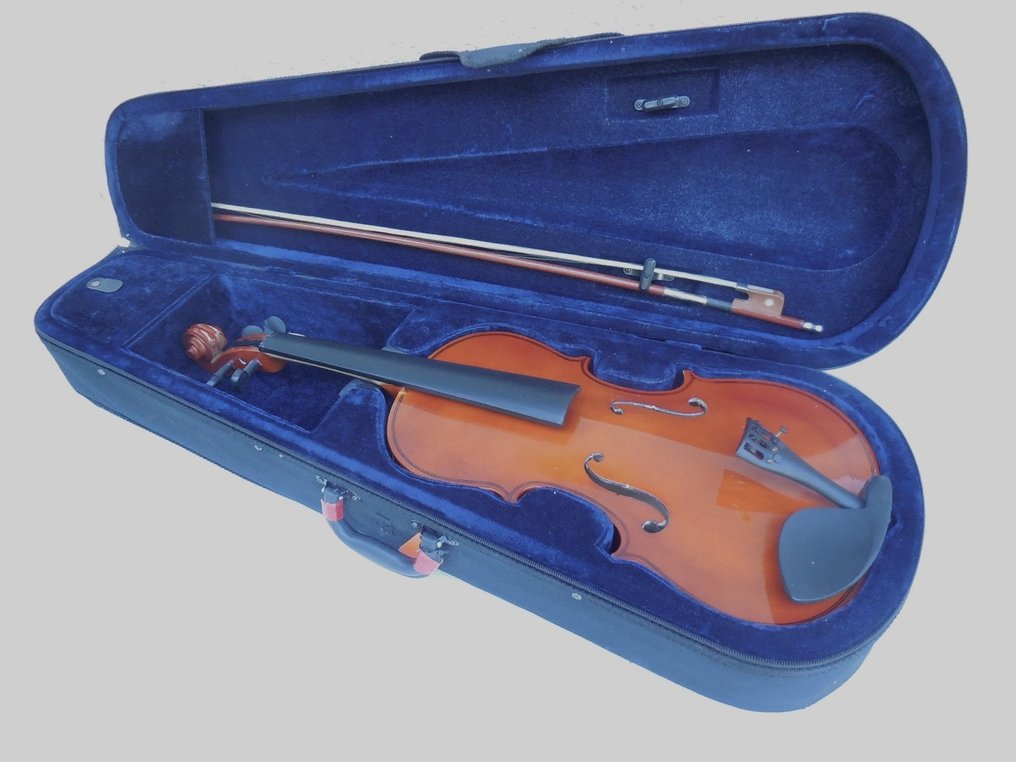 Labelled Antonius Stradivarius - 4/4 -  - Violin - Italy - 1970  (No Reserve Price) #1.1