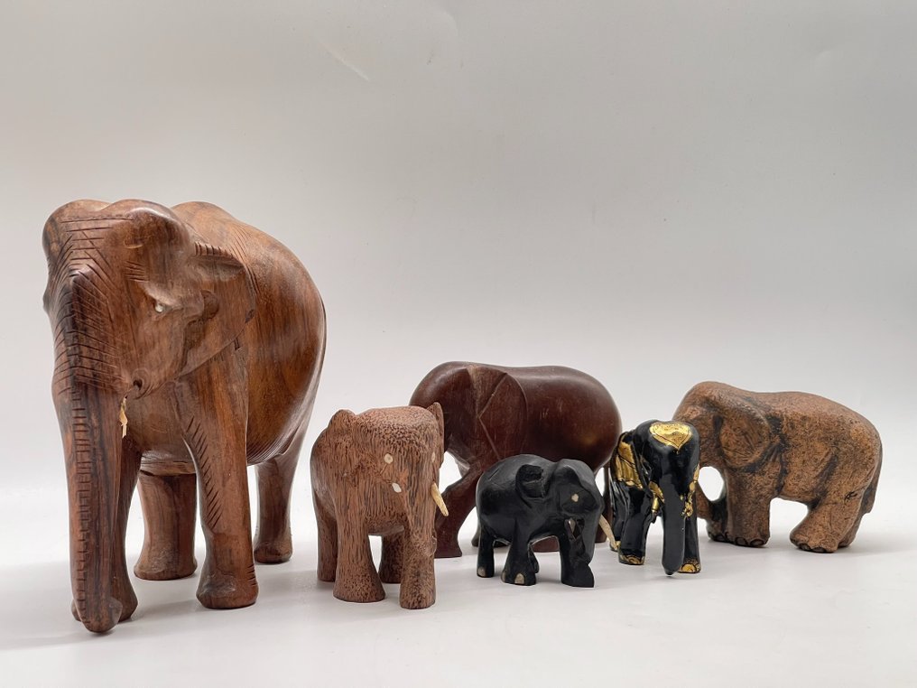 Szobor, Set Verschiedene Elefanten-Skulpturen aus holz  – Dekorative - 15 cm - Fa #3.1