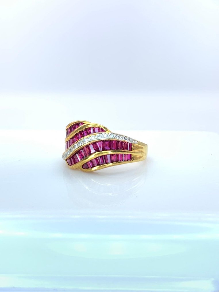Ring - 18 kt. Yellow gold -  3.10ct. tw. Ruby - Diamond - Rubies & Diamond Ring #1.2