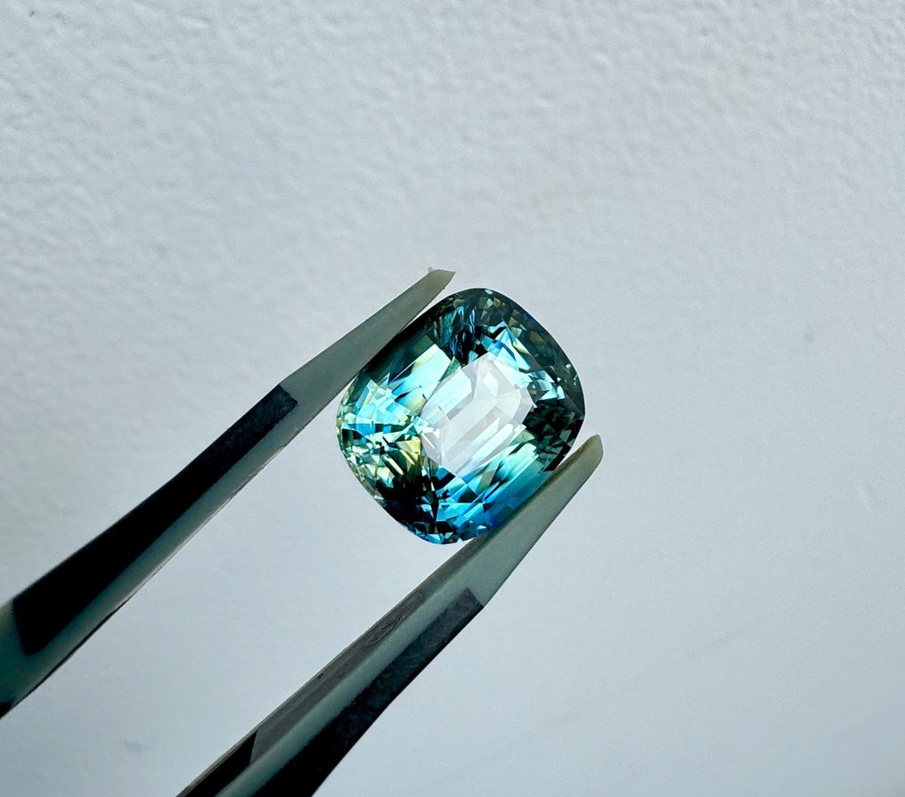 多色 蓝宝石  - 12.33 ct - 莲花宝石实验室 - Parti Color #1.0
