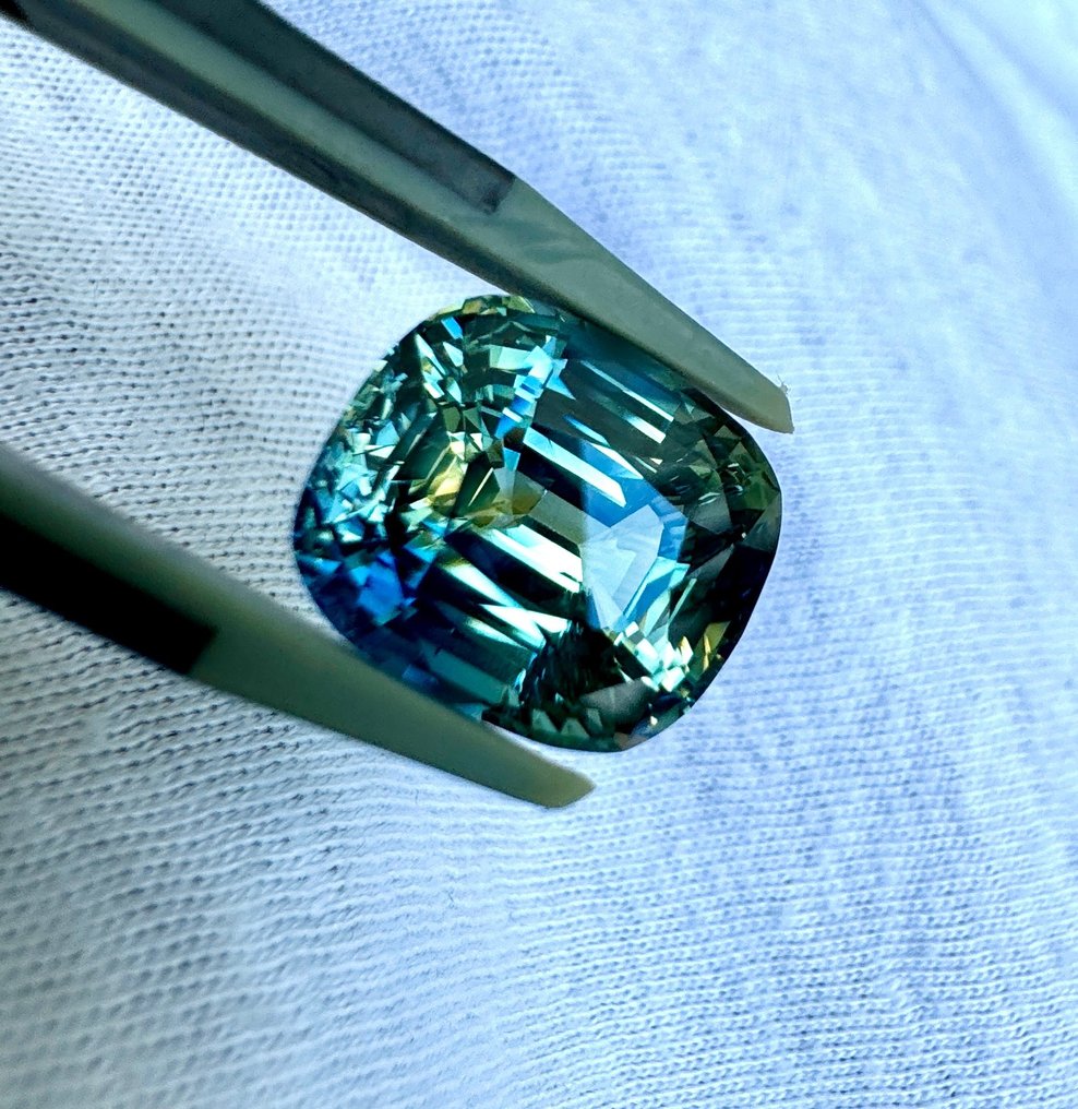 多色 蓝宝石  - 12.33 ct - 莲花宝石实验室 - Parti Color #4.3