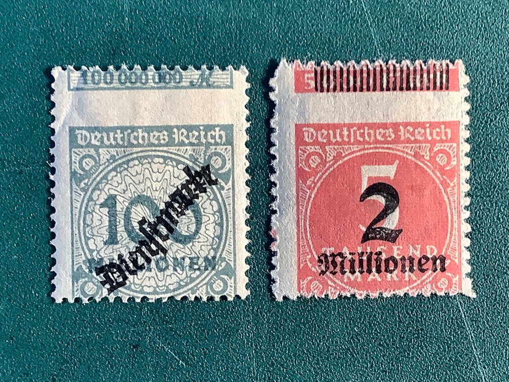 Império Alemão 1923 - Dois selos, ambos serrilhados incorretamente - Michel #1.1