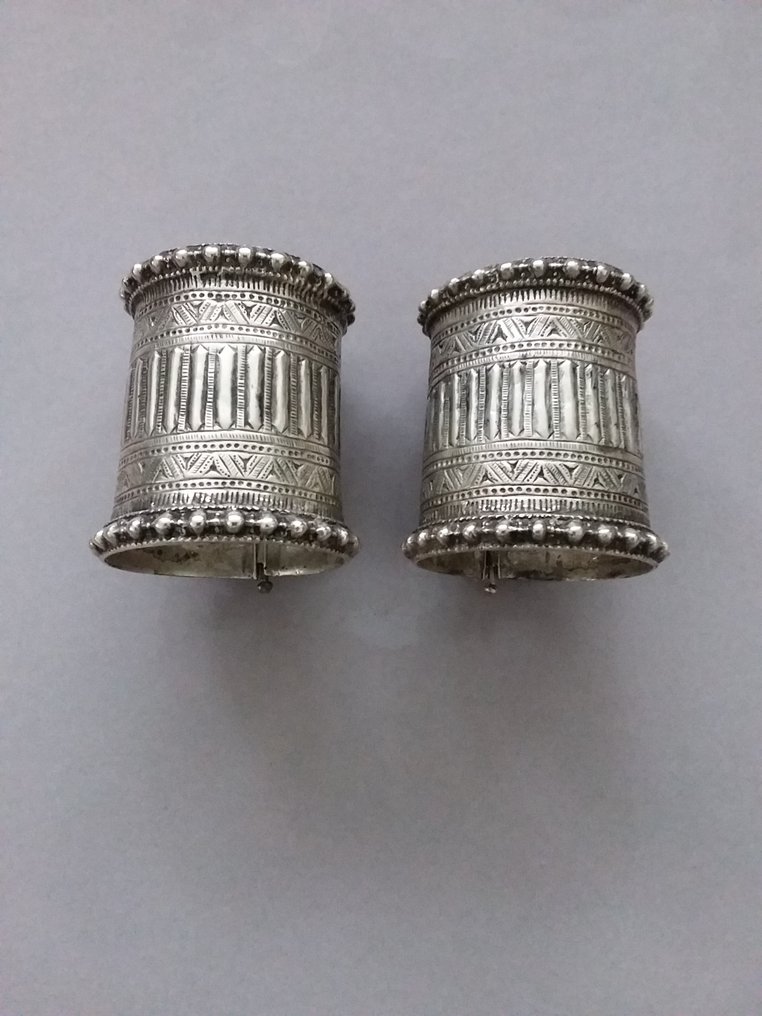 Ein Paar Armbänder – 234 g - Silber - Pakistan/Nordindien - frühes 20. Jahrhundert #3.2