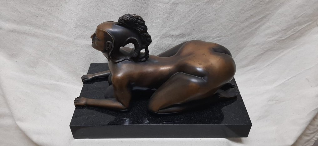 Venturi Arte - Ernst Fuchs (1930-2015) - Figuur - "Sphinx" - Gepatineerd brons #1.1