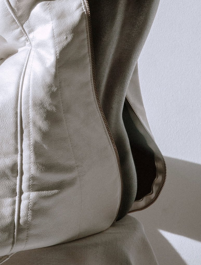 Dominik Valvo - Black Silence #4 #1.0