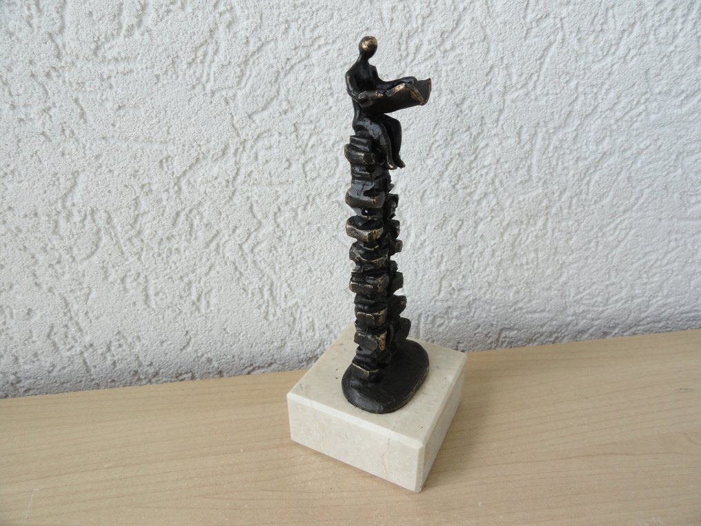 Kunstpakket - Ger van Tankeren - Skulptur, EEN STEENGOEDE POSITIE - 18 cm - Legering/bronseret #3.1