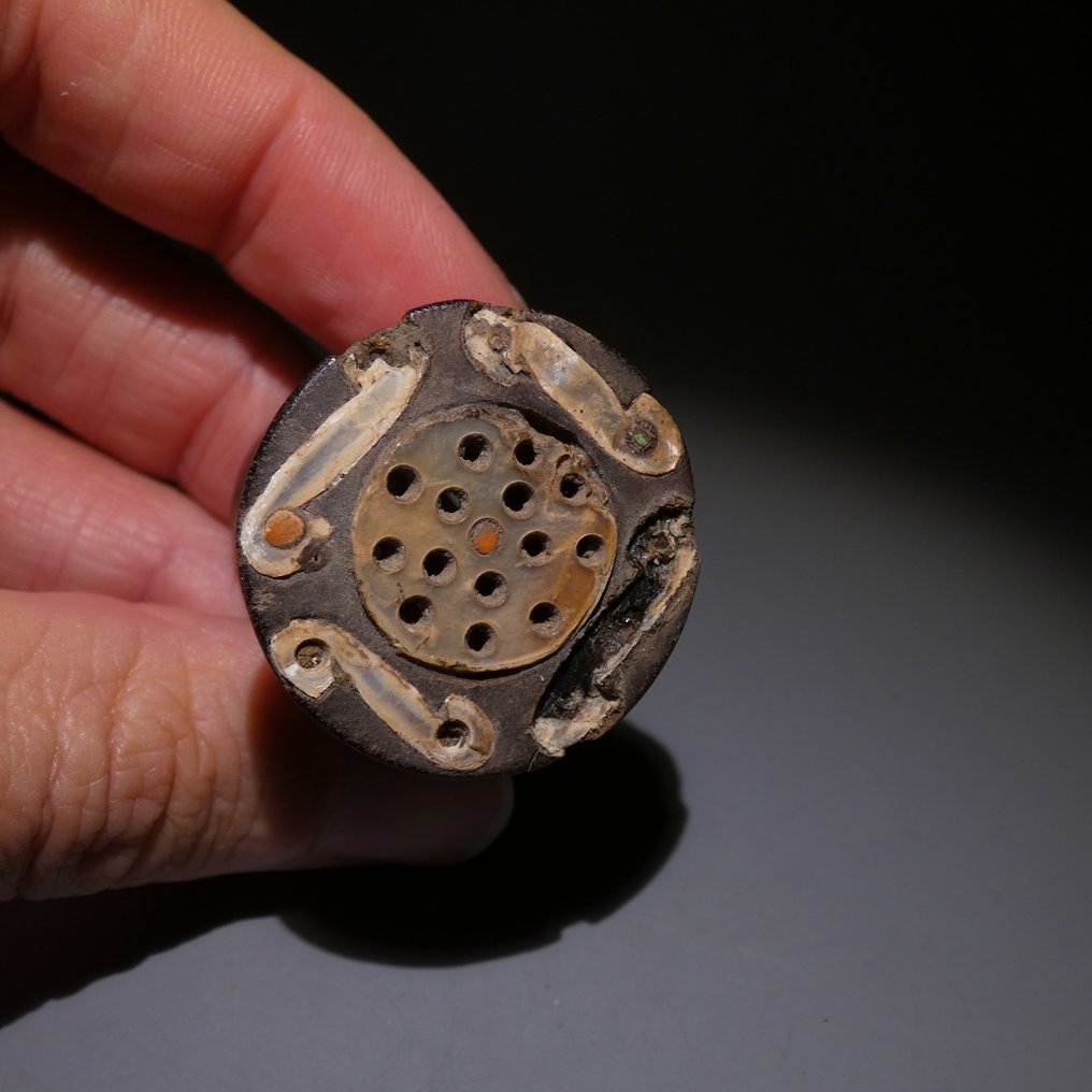 Huari，秘鲁 木, 珍珠母 Tamba - 耳环。直径3.1厘米。公元700年至1200年。西班牙进口许可证。 #2.1