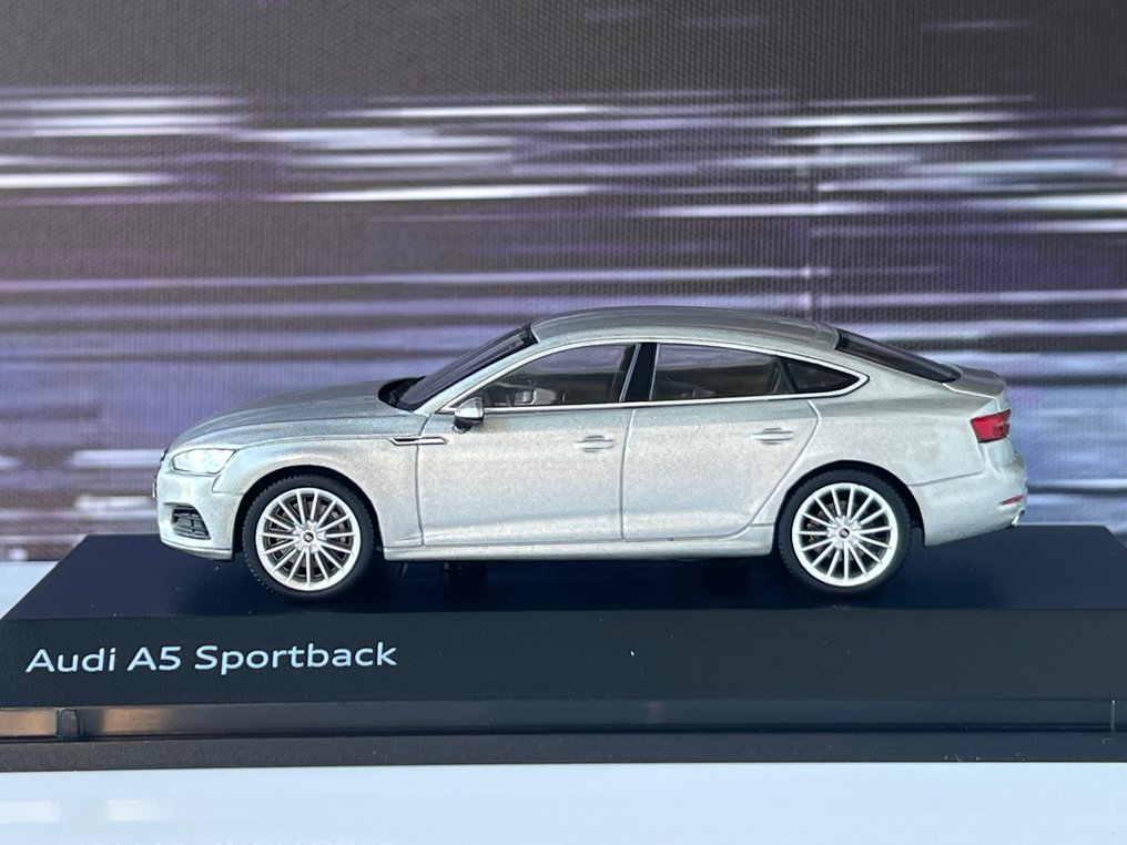 Spark 1:43 - 模型車 - Audi - A5 掀背車 2016-19 #2.2