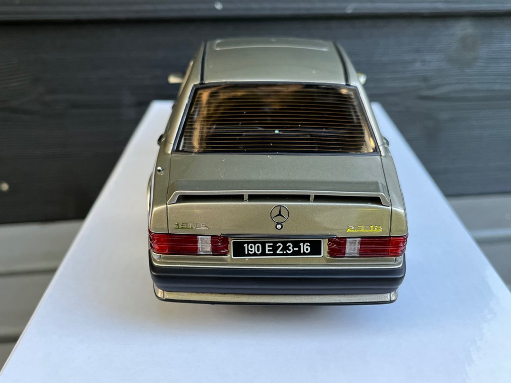 Otto Mobile 1:18 - 模型車 - Mercedes-Benz 190E 2.3 16 W201 (1984) - OT1041 #3.2