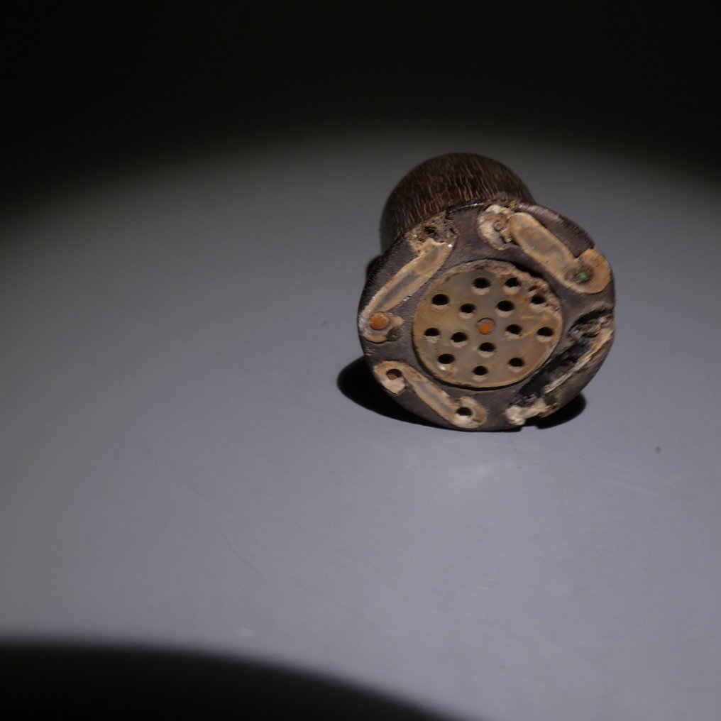 Huari，秘鲁 木, 珍珠母 Tamba - 耳环。直径3.1厘米。公元700年至1200年。西班牙进口许可证。 #3.2