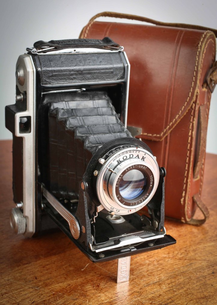 Kodak 620   lens Angenieux  4,5 100 mm  avec un étui Middenformaatcamera #1.1