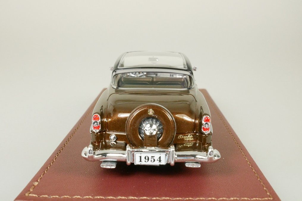 GLM 1:43 - 模型汽车 - Chrysler Le Comte (glazen dak) - 1954 - 75 件中的 1 件 #3.1
