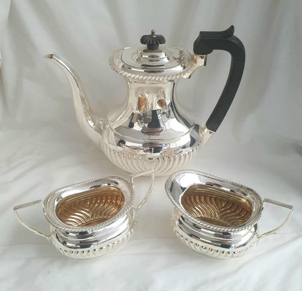 Mappin & Webb - Serviciu de ceai (3) - Placat cu argint - Model canelat #1.1