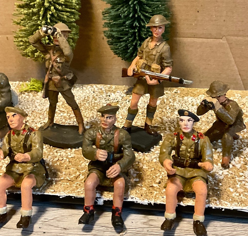 Elastolin  - Spielzeugfigur Great Britain Soldat Siebener Gruppe mit UK Fahne - 1950-1960 - Deutschland #2.1