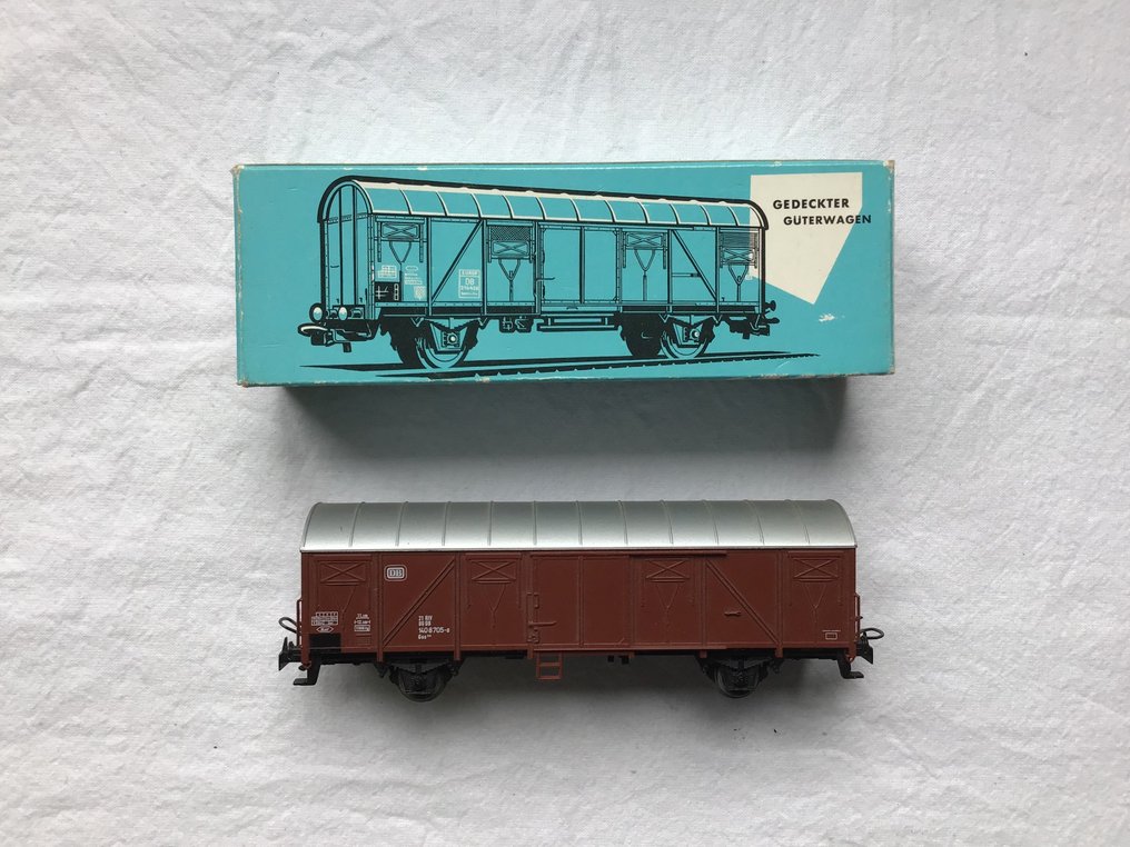 Märklin H0 - 4506/4507/4627/4710 - Modellbahnwagen (5) - Verschiedene braune Waggons - DB #2.2