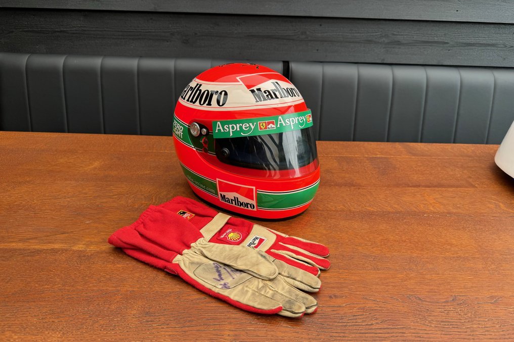 Ferrari - GP Germany 1999 (won) - Eddie Irvine and Jean Todt - 1999 - Replika hjälm och begagnade racinghandskar  #2.2