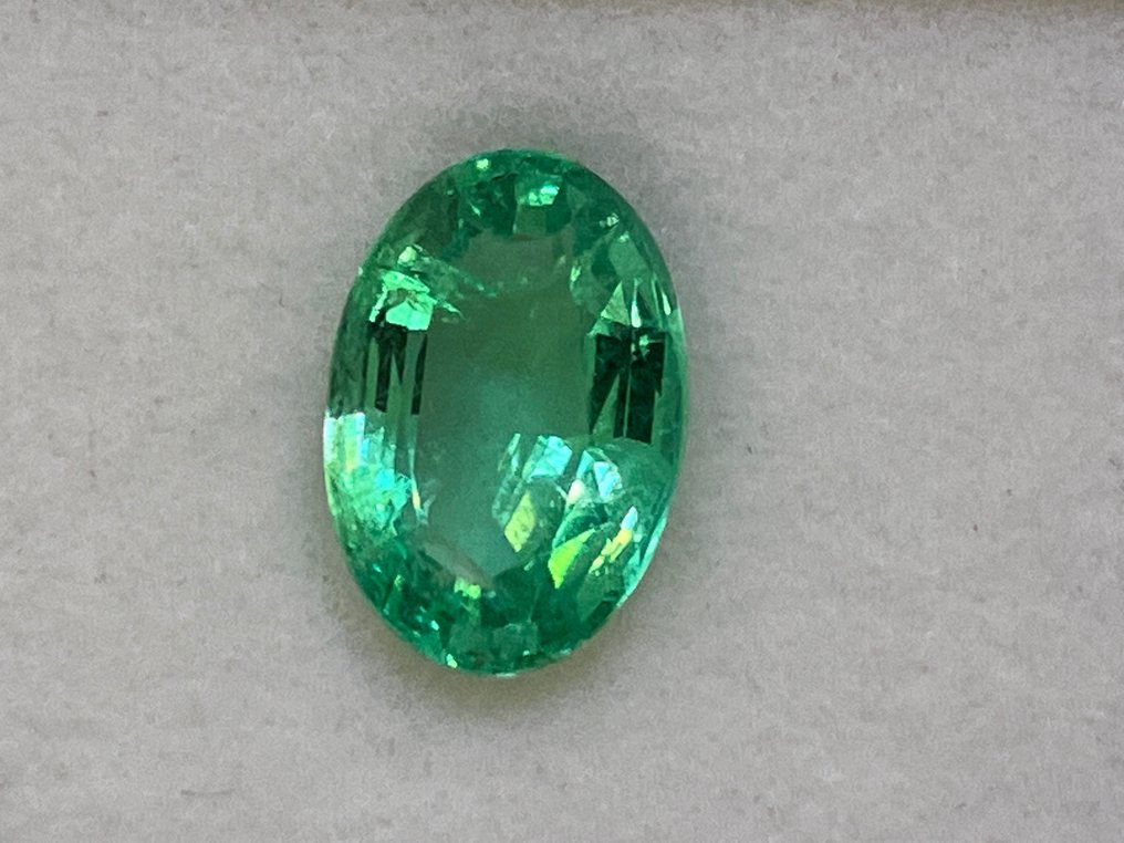 1 pcs Verde Smarald - 2.43 ct - GIA (Institutul gemologic din SUA) #1.0