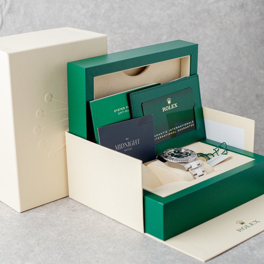 Rolex GMTMASTER II "Bruce Wayne" Oyster 126710GRNR Homme 2024