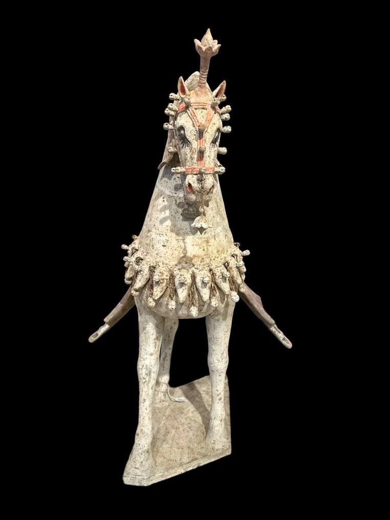 Qi settentrionale 549-577 d.C. Terracotta Enorme cavallo decorato. Test di termoluminescenza QED Laboratoire. - 58 cm #2.2