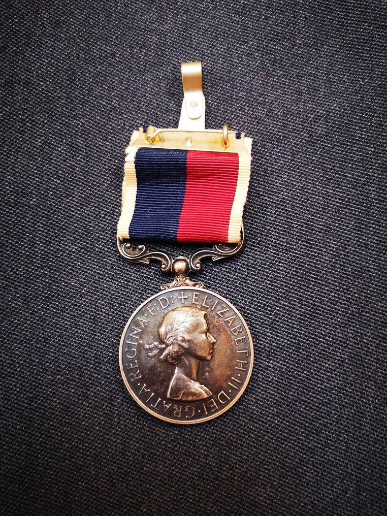 Elizabeth II Długa obsługa i dobre postępowanie Królewskich Sił Powietrznych - 1970-1980 - Medal #1.2
