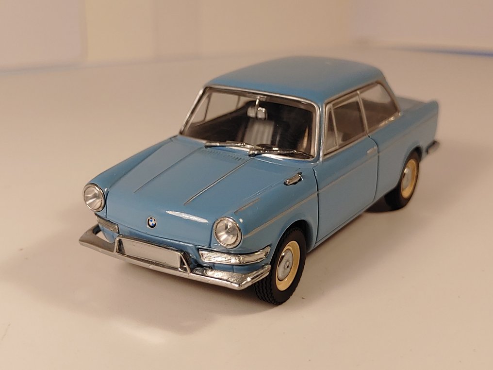 Minichamps 1:43 - Model sedan - BMW 700 LS 1962-1965 Lichtblauw #2.1