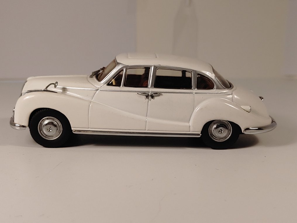 Minichamps 1:43 - Miniatura de carro desportivo - BMW 501 / 502 4-DEUR SEDAN Wit 1954-1961 #2.2