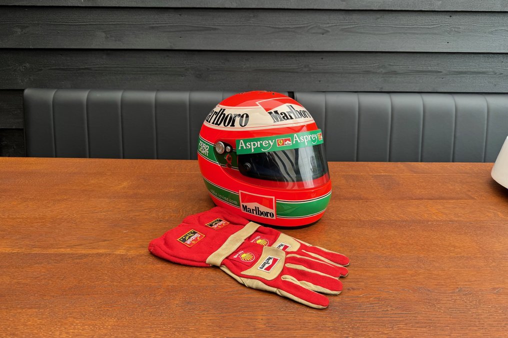 Ferrari - GP Germany 1999 (won) - Eddie Irvine and Jean Todt - 1999 - Replika hjälm och begagnade racinghandskar  #2.1
