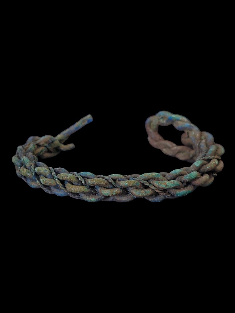 Vikingtiden Bronse Twisted armbånd  (Ingen reservasjonspris) #1.2