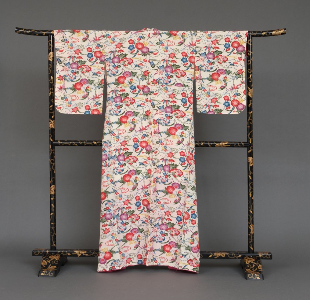 Suport pentru îmbrăcăminte pentru kimono 衣桁 (ikô) - Lac - Japonia - Meiji period (1868-1912) #1.2