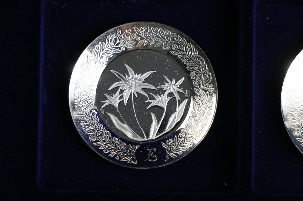 Pays-Bas. Silver medal ND Sterling Zilveren Bloemenset (26 stuks) #1.2