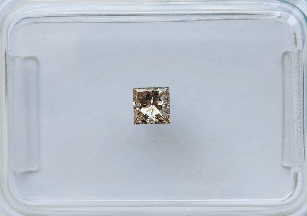 Fără preț de rezervă - 1 pcs Diamant  (Colorat natural)  - 0.18 ct - Dreptunghi - Fancy Maro - I1 - IGI (Institutul gemologic internațional) #1.1