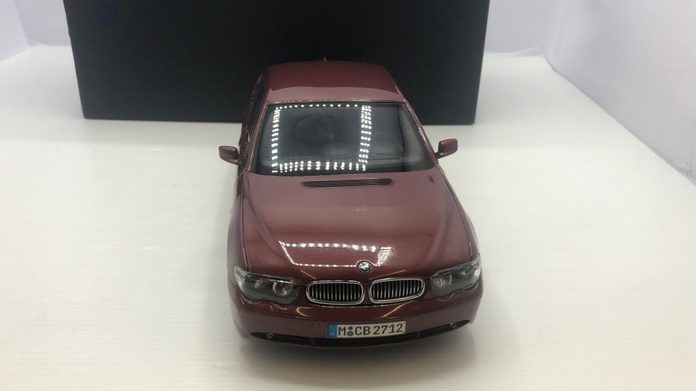 Kyosho 1:18 - Modellauto - BMW Serie 7 2005 - (Code PT36) #1.1