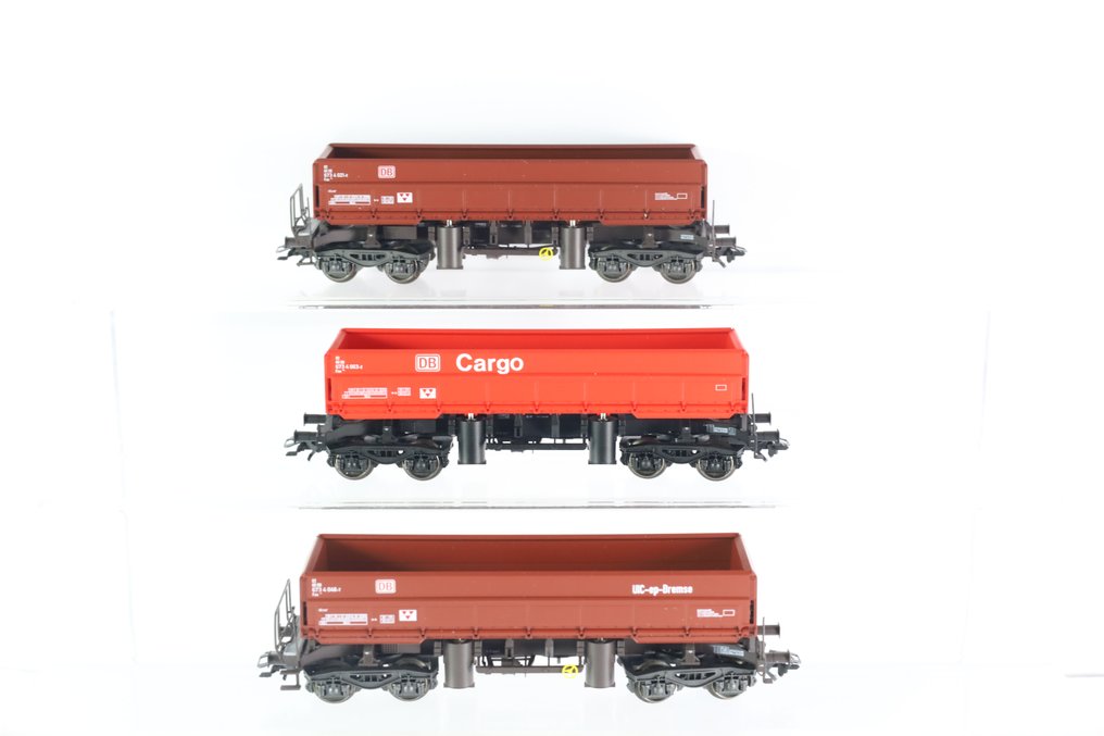 Märklin H0 - 48451 - Σετ τρένου μοντελισμού μεταφοράς εμπορευμάτων (1) - Σετ 3 σύγχρονων ανατρεπόμενων φορτηγών Schüttgut τύπου Fans 126 - DB #1.1